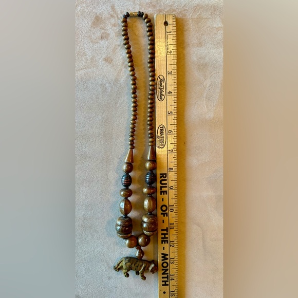 Tiger Vintage Wooden Bead Necklace with screw clasp. Hand carved Tiger bead. EUC - Picture 8 of 16
